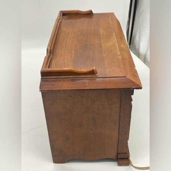 Vintage RCA Solid State Dual Speaker AM FM Radio RLC-62L - Picture 4 of 10